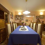 House Lisa Malinska