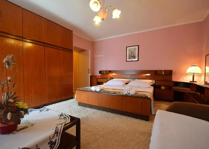 House Lisa マリンスカ